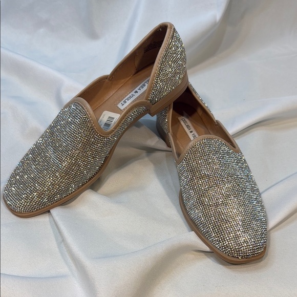 Chelsea & Violet, Silver Bling Shoes, Flats, Sz 7, Rhinestone Crystals, Shiny - Picture 4 of 11